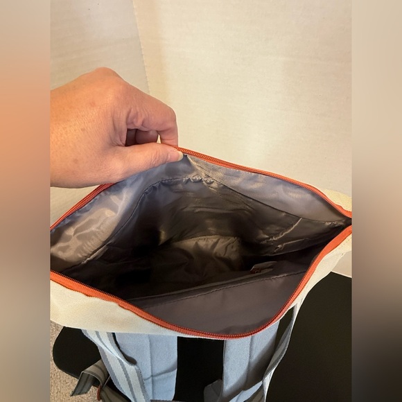 Thirty-One Grey Backpack - Picture 4 of 7